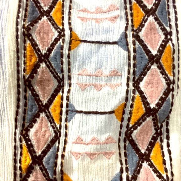 Cute flowy Bohemian like- white shirt - Picture 2 of 4